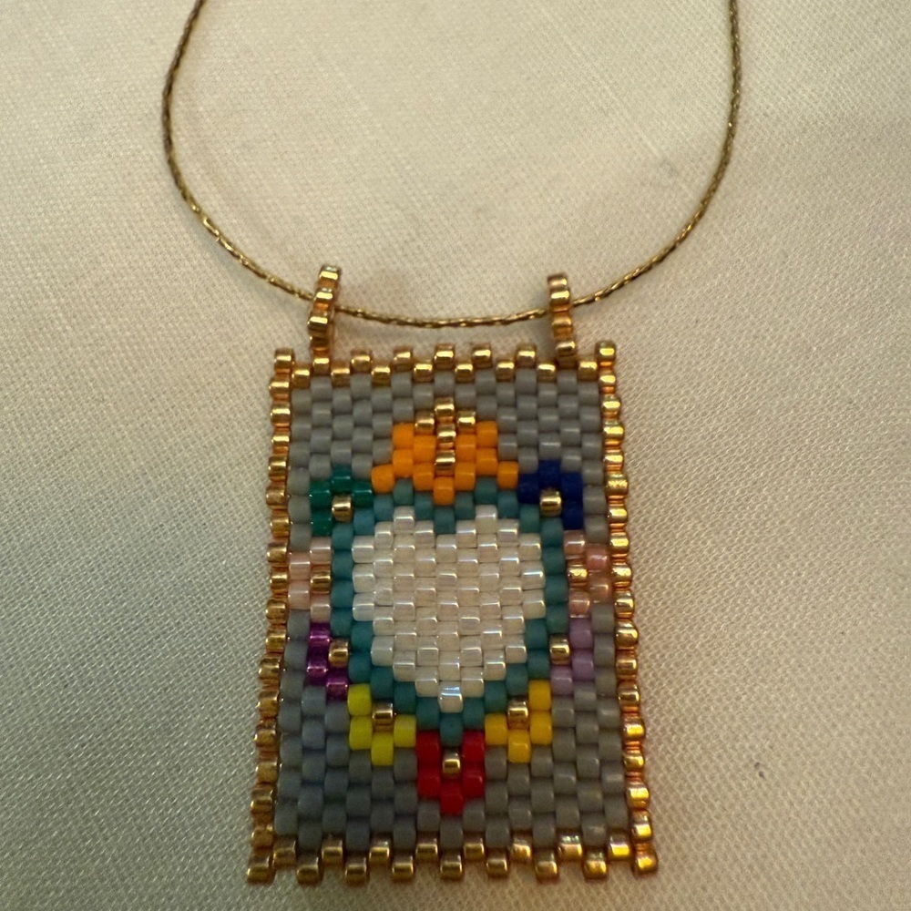 Beaded Pendant Necklace Chain length
adjustable 16-18